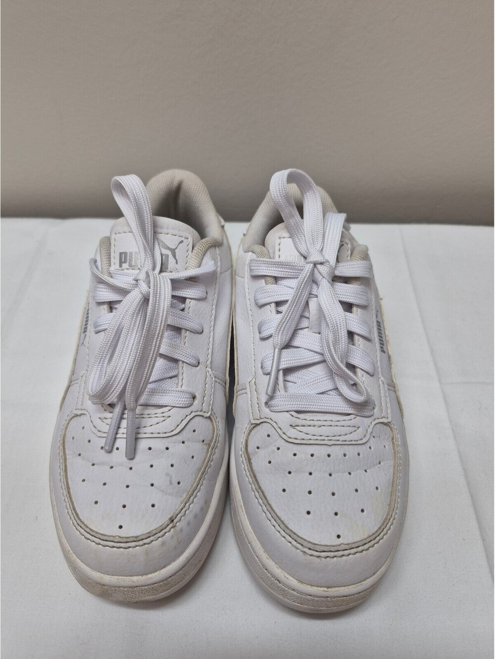 Boys Puma White Leather Casual Sneakers with Rubber Sole, Size 13 B388